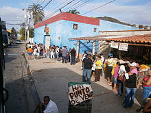 220px-Escasez_en_Venezuela,_Mercal.JPG