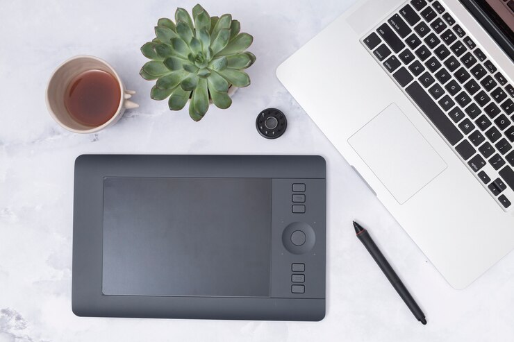 office-desktop-with-graphic-tablet_23-2148196588.jpg