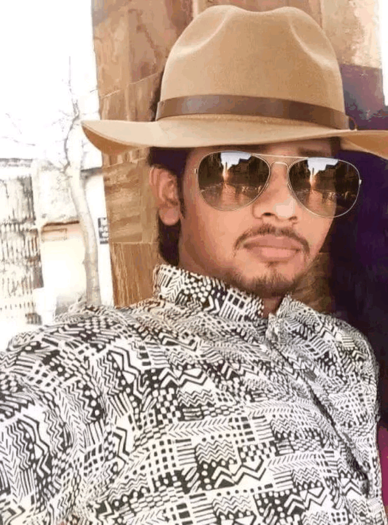 PicsArt_09-09-07.20.23.gif