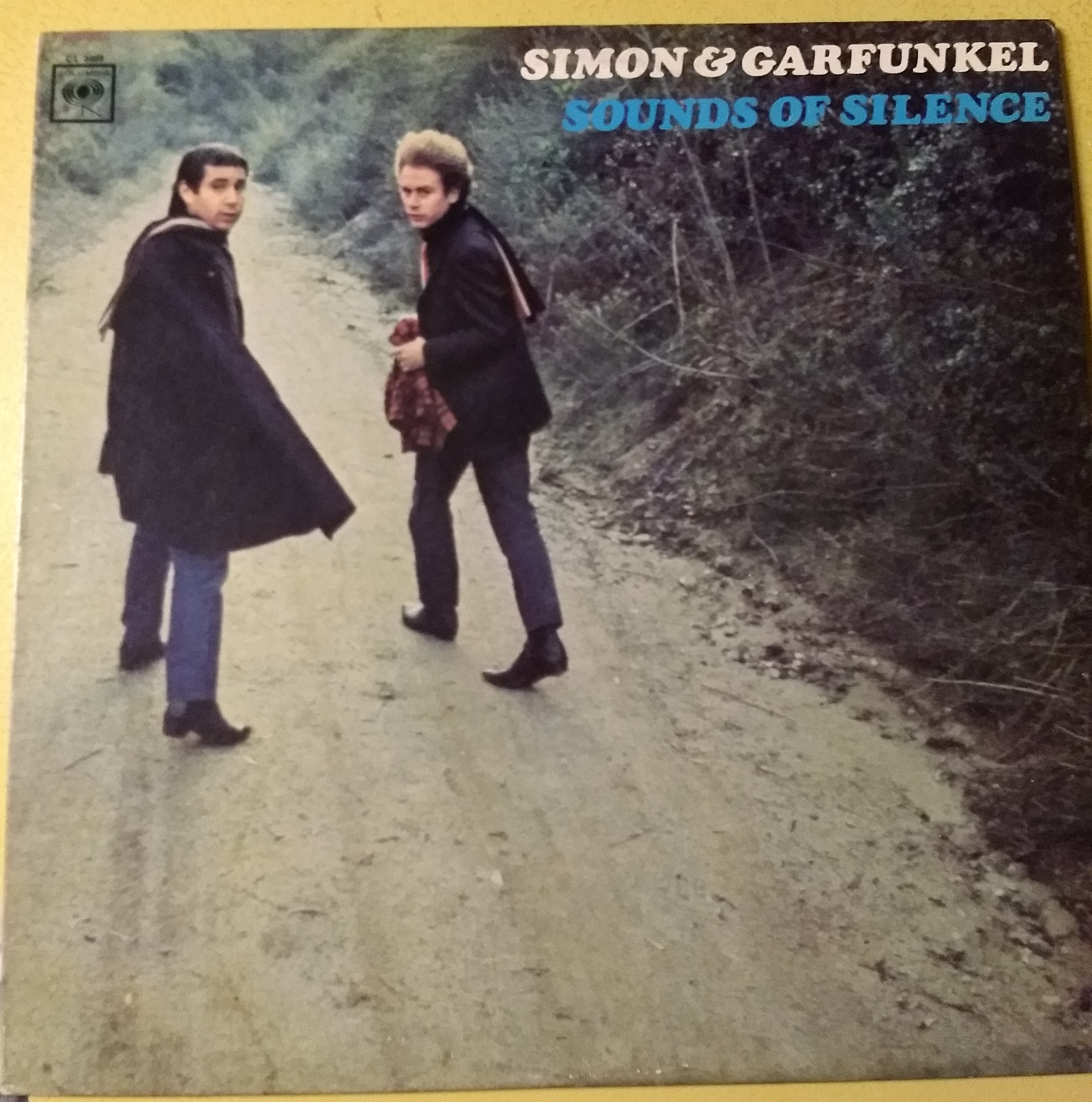 Simon garfunkel the sound of. The Sound of Silence Simon & Garfunkel. The Essential Simon & Garfunkel. Simon & Garfunkel album. Simon & Garfunkel с logo.