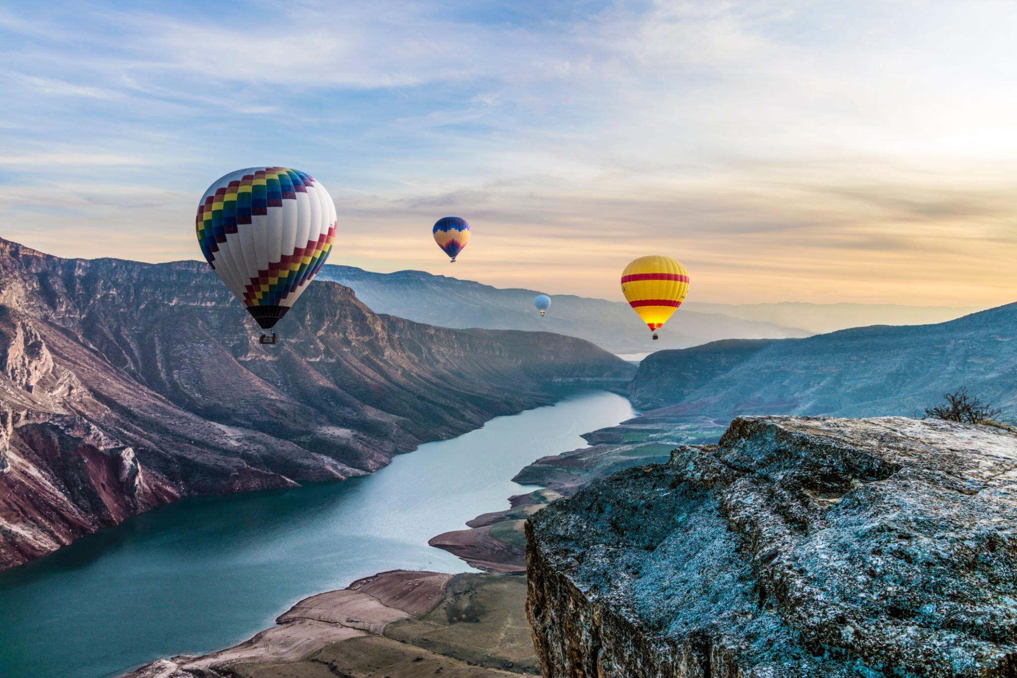 Hot air balloon flying pictures on a beautiful place (7).jpg