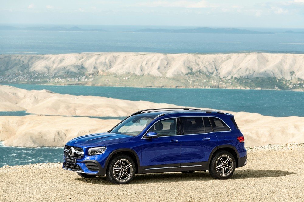 gia-xe-mercedes-benz-glb-2022.jpg