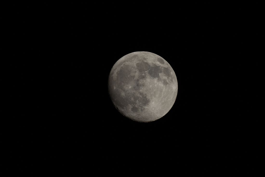 Луна в 10 м. Фото Луны 10 10 2022.