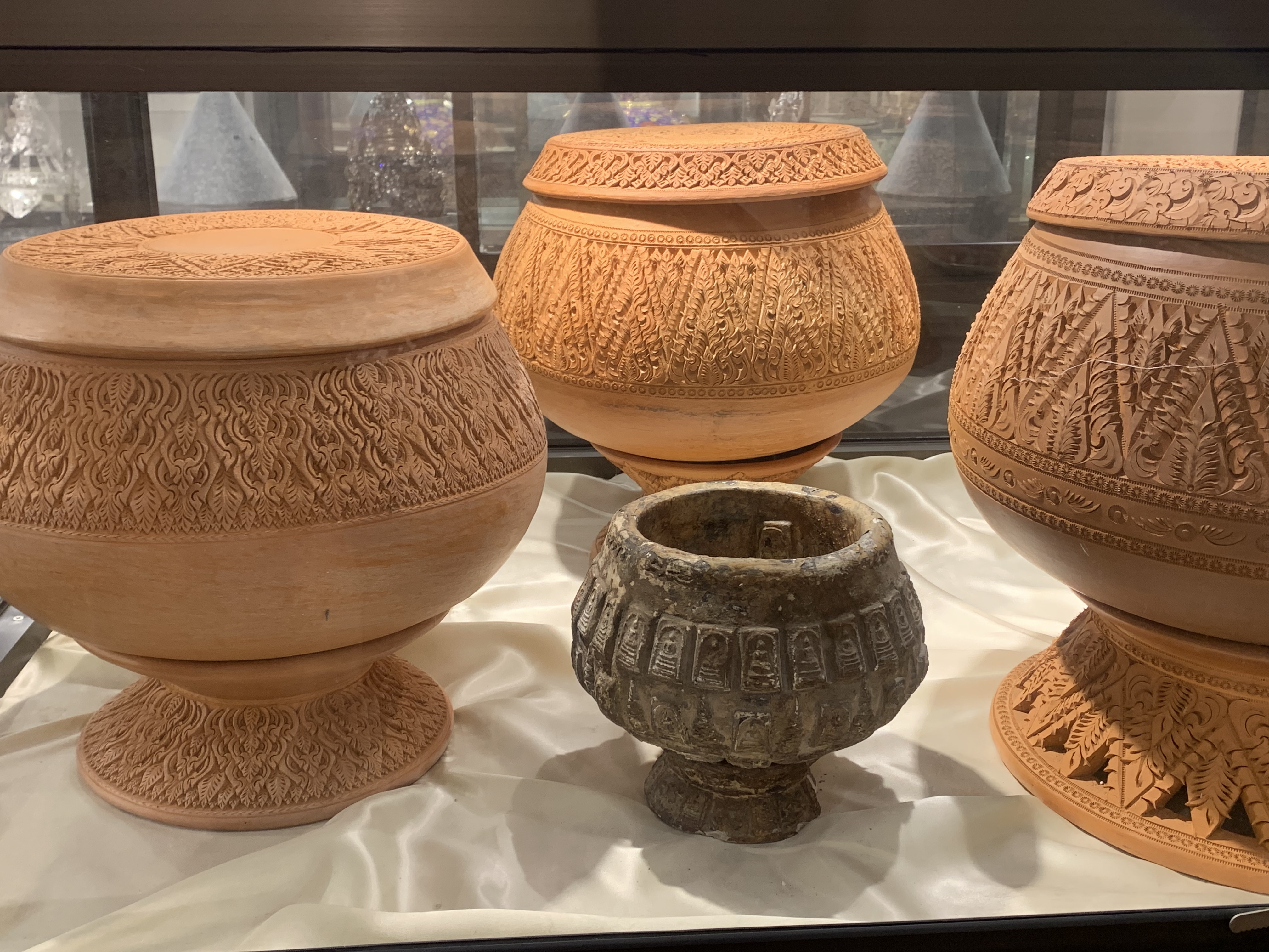 Thai Ceramics Exhibition Hall29.jpg