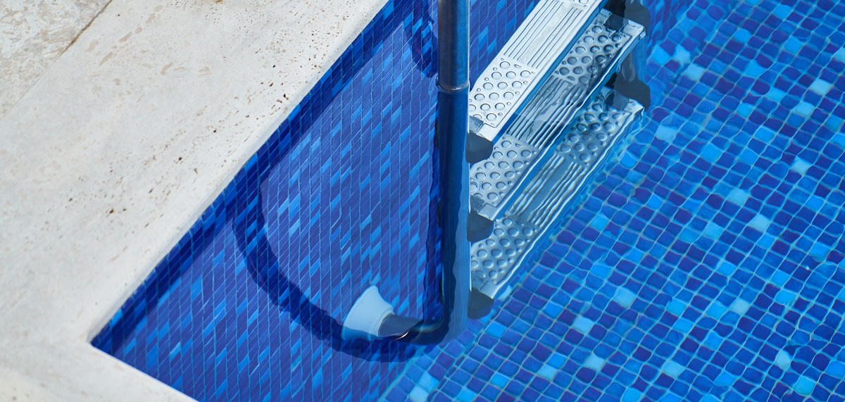 swimming-pool-tiles-with-surface-1.jpg