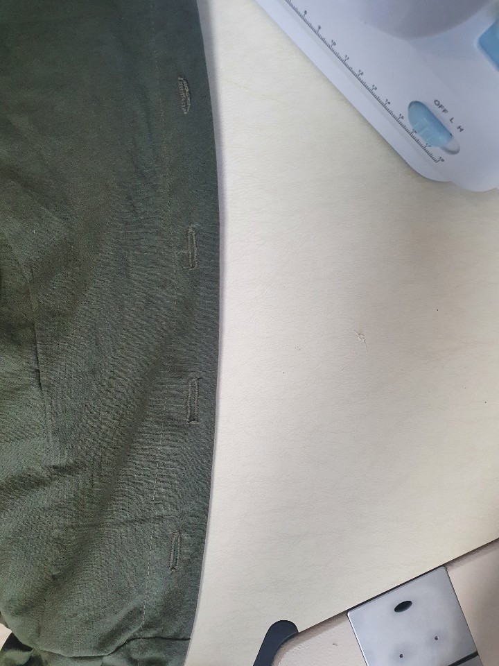 단추구멍들3.jpg