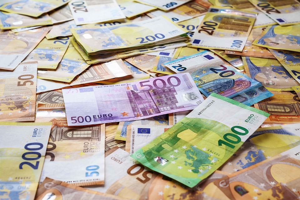 banknotes-7850299_960_720.jpg