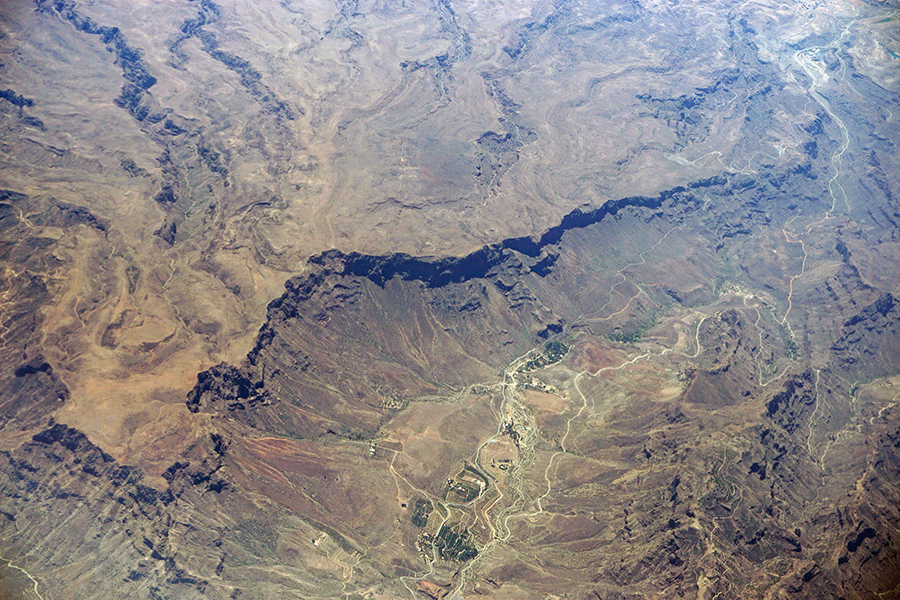 Flight_over_the_Canary_014_s.jpg