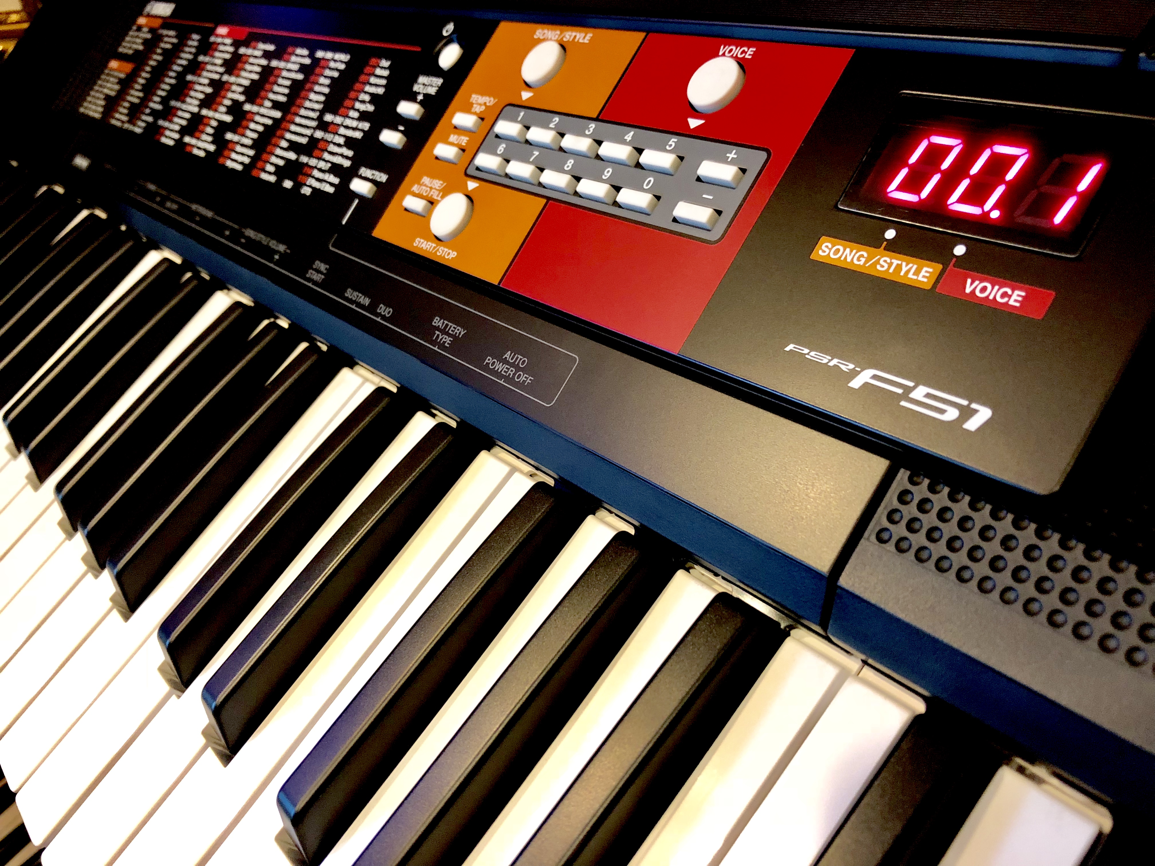 Синтезатор фото. Yamaha PSR-f51. Yamaha PSR 51. PSR-f51. Синтезатор Yamaha PSR-f51 черный.