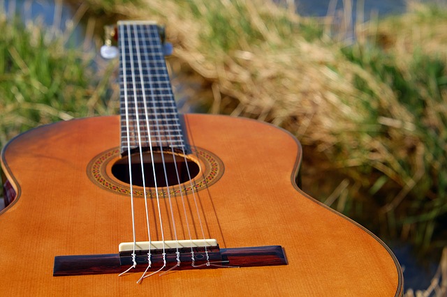 guitar-2276181_640.jpg
