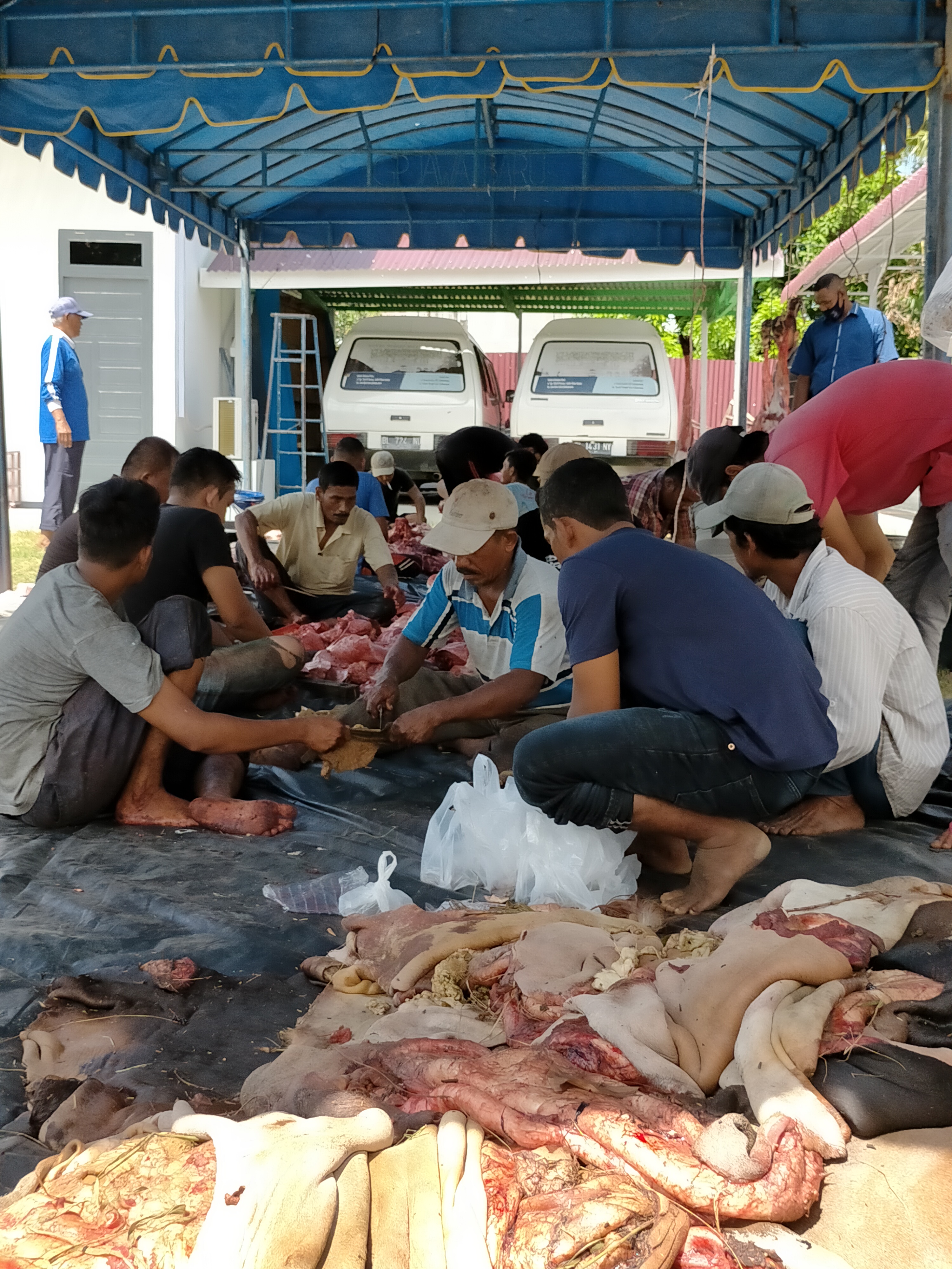 1.Saat daging dicincang.jpg