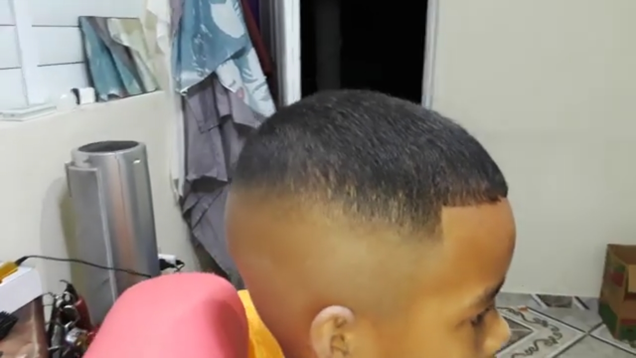 Screenshot_20230422-235914_YouTube.jpg