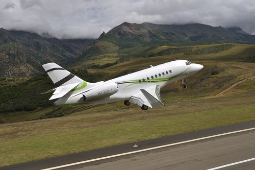 Aeroquip and Stratoflex Hoses in Aircraft Maintenance.jpg