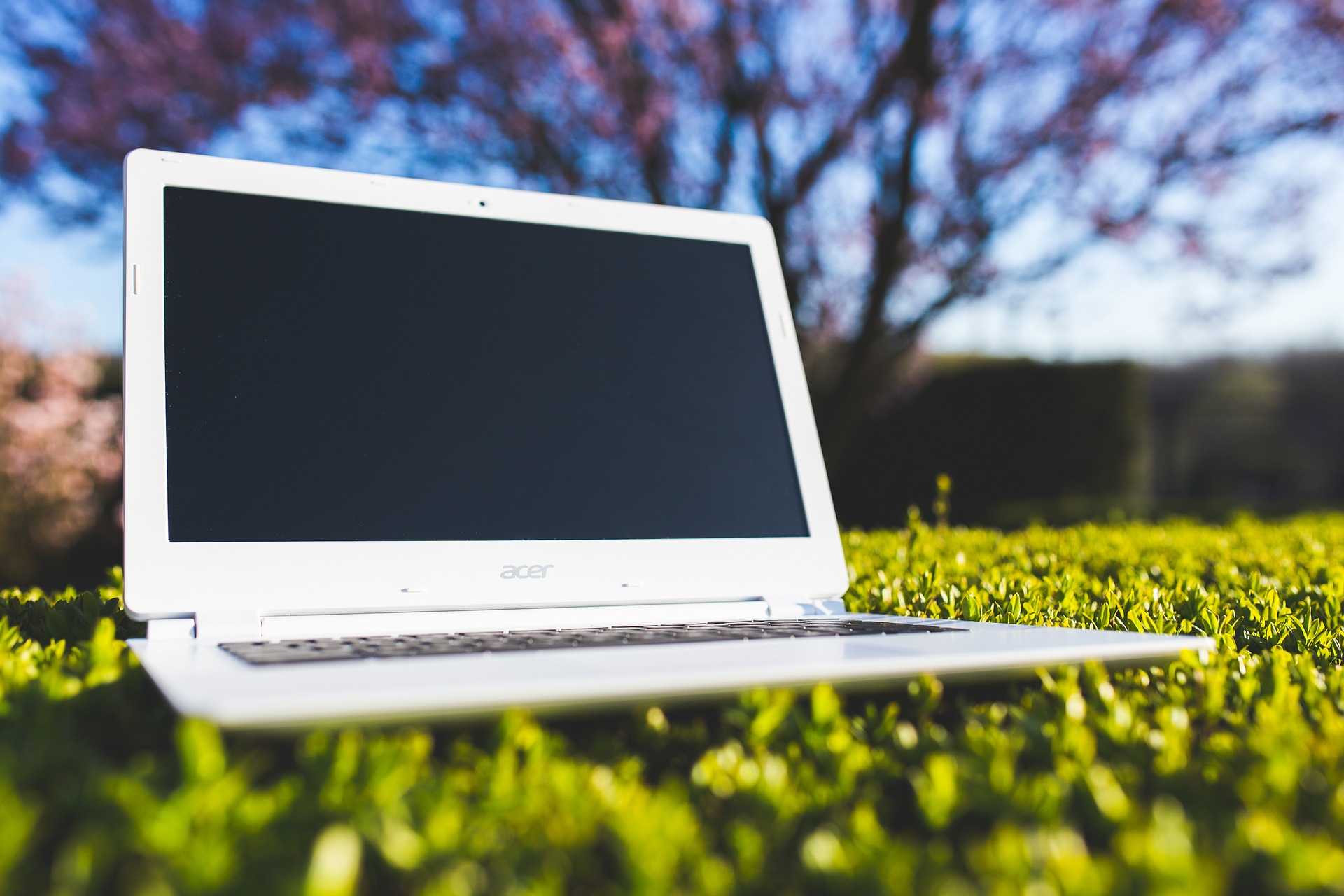 laptop-g47b511db3_1920.jpg