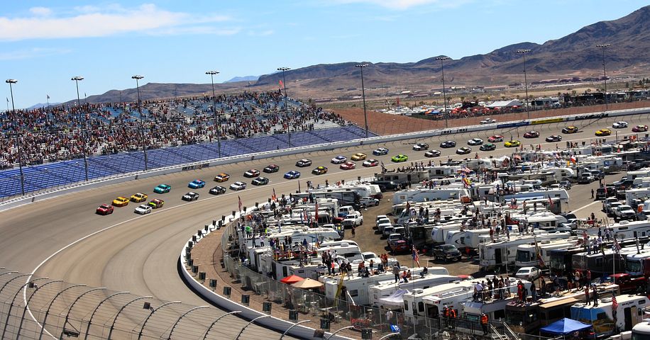 nascar-334705__480.jpg