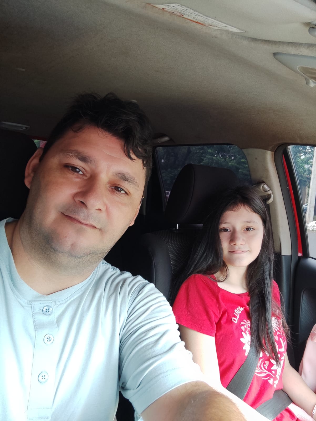 con mi hija.jpeg