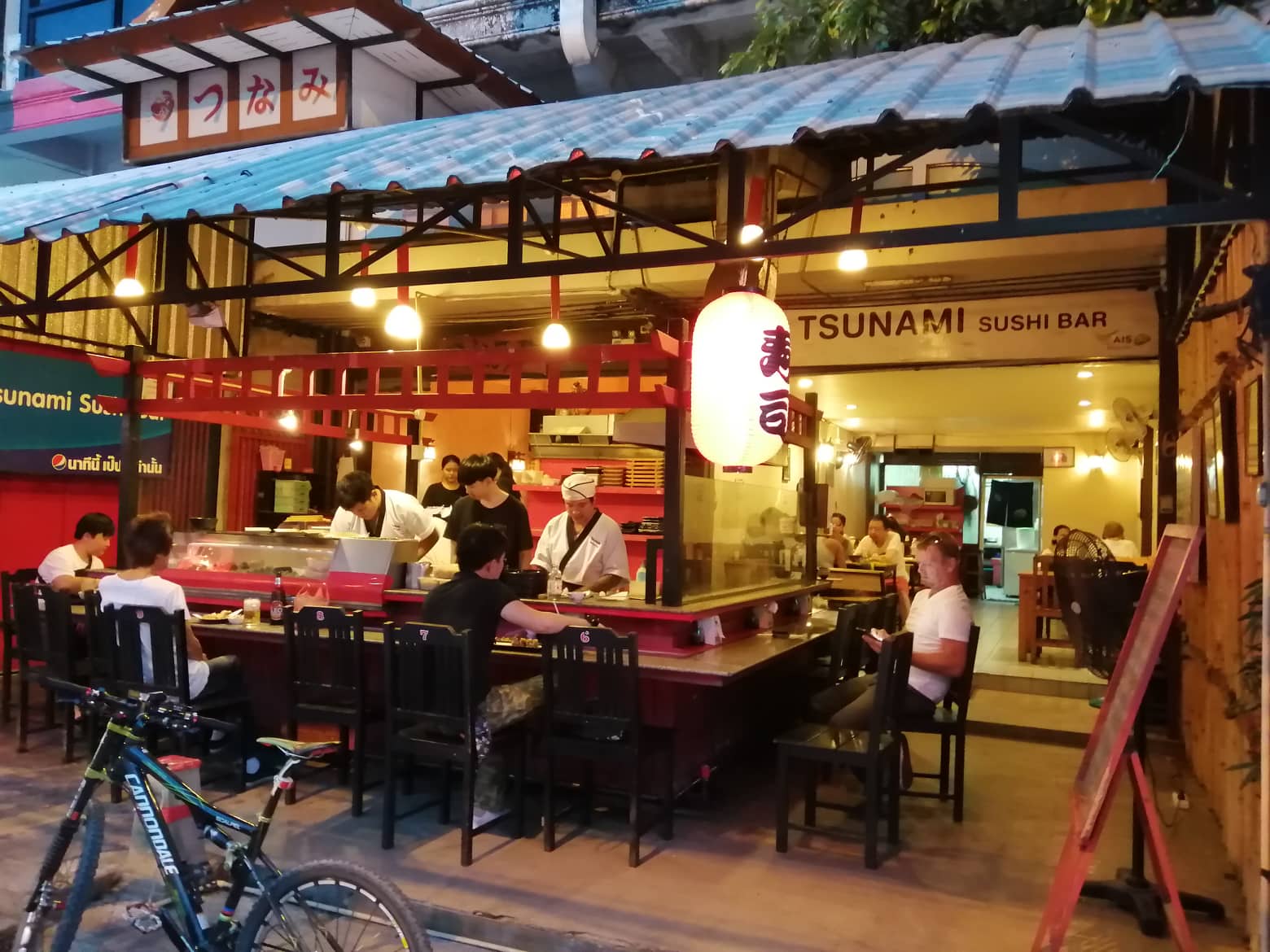 Tsunami Sushi Bar Restaurant In Chiang Mai Cheapish Fast Neat
