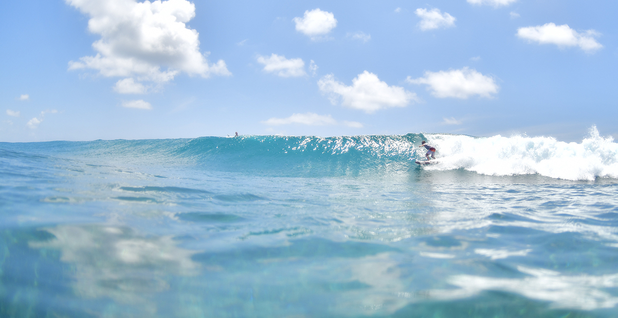 Maldives surf 01.jpg