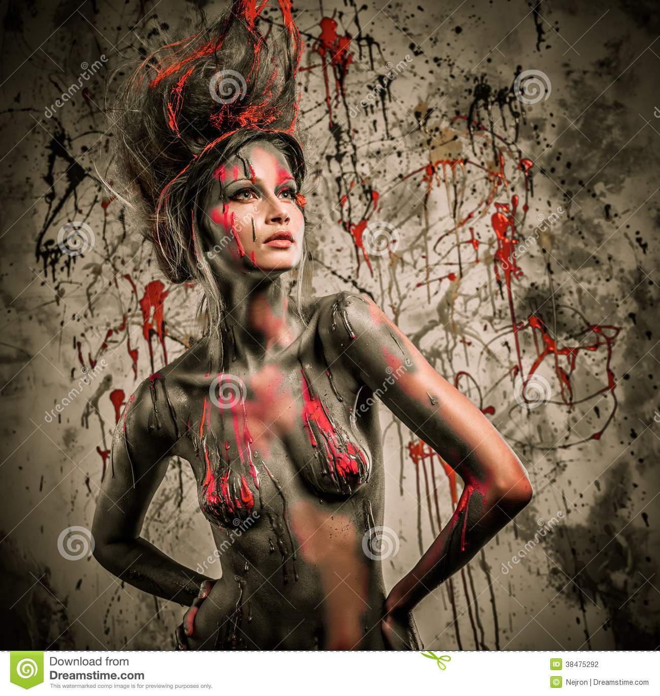 musa-de-la-mujer-con-arte-de-cuerpo-38475292.jpg