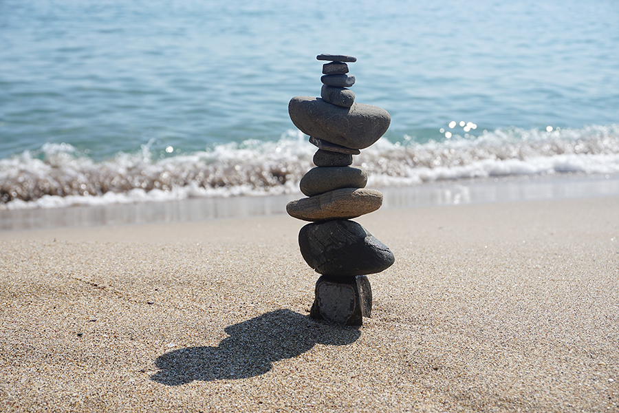 Stone_Balancing_03_s.jpg