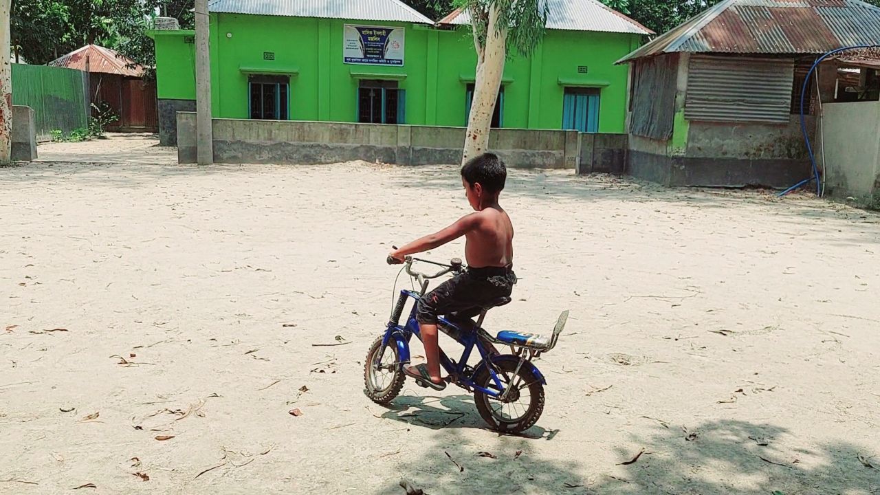 moment-of-the-day-photography-challenge-week-46-or-my-son-afif-s-first-bicycle-learning-moment-steemit