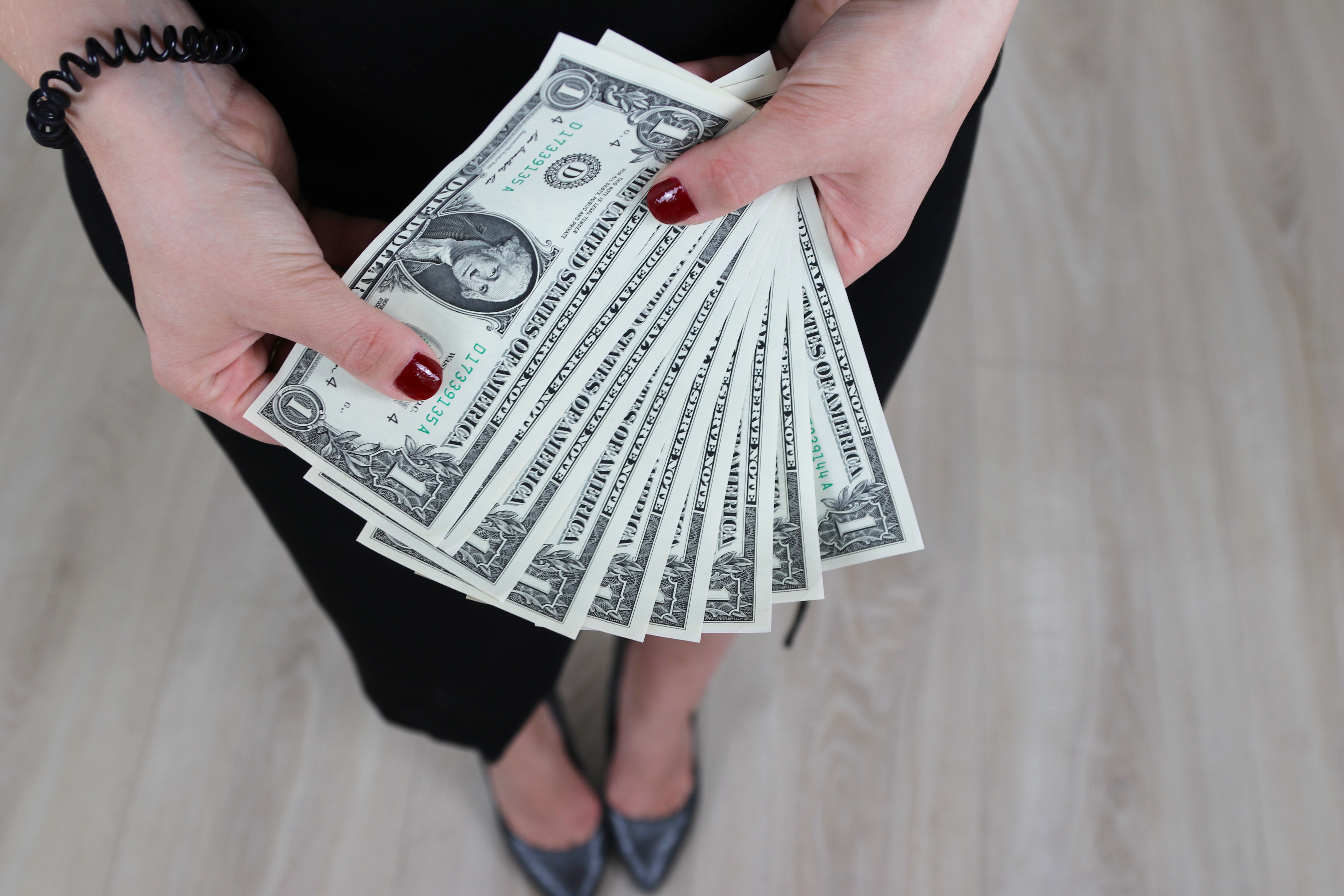 kredite-dollar-4515999.jpg