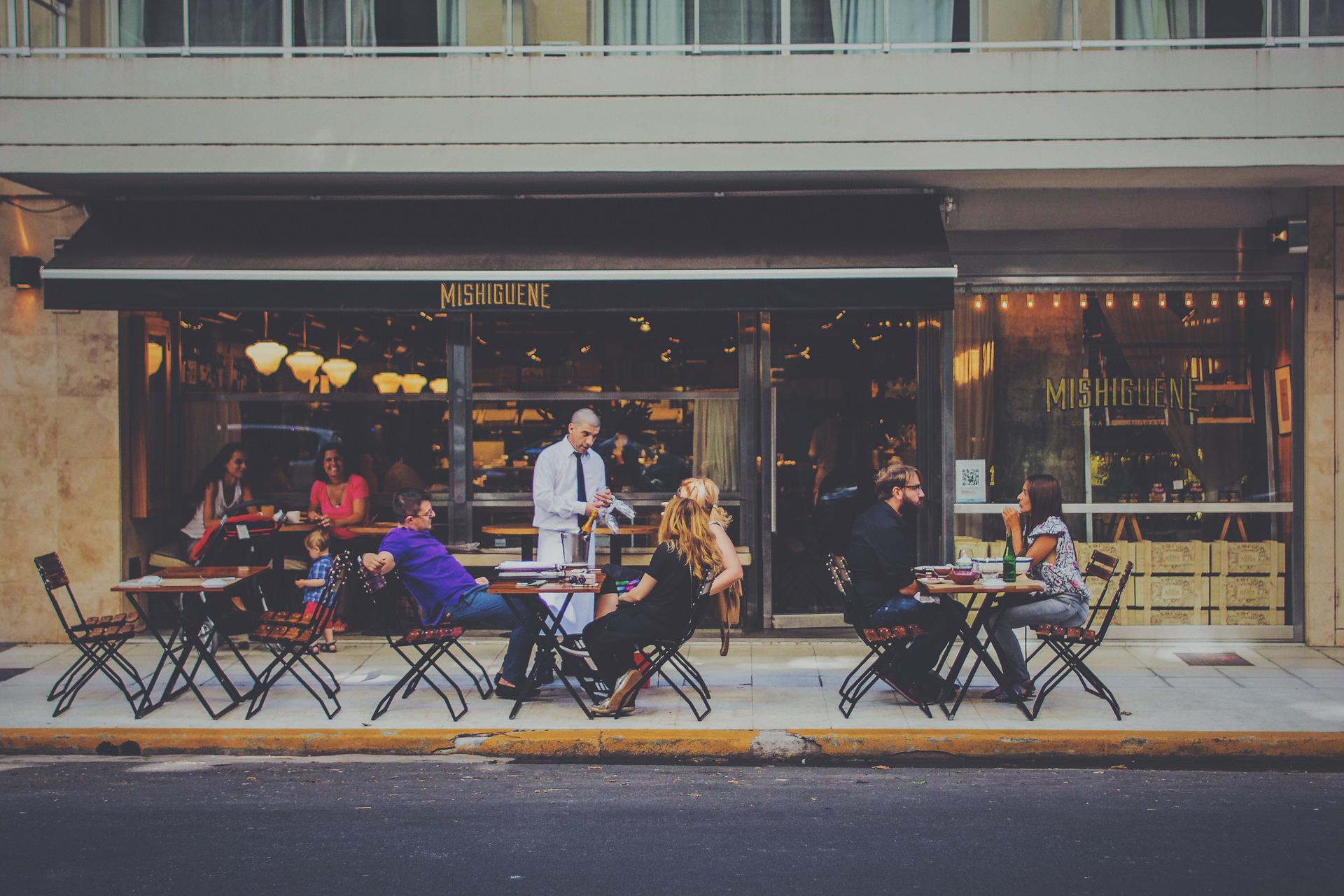outdoor-dining-g7350ff1f8_1920.jpg