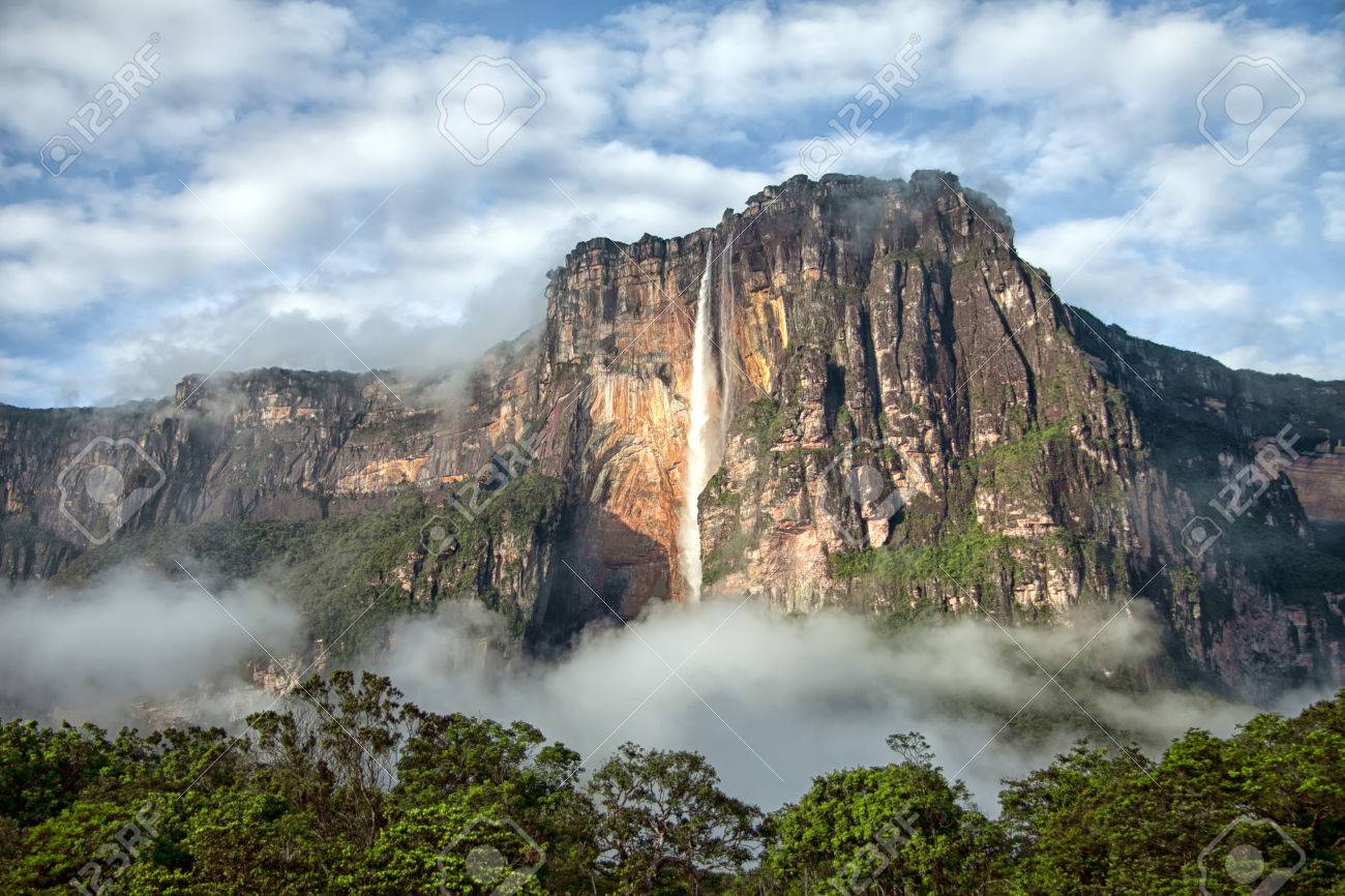 33348586-closeup-of-the-highest-waterfall-on-a-planet-salto-angel.jpg