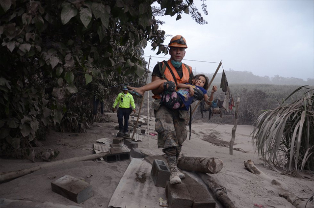 Guatemala-se-hunde-en-el-dolor-y-la-incertidumbre.jpg