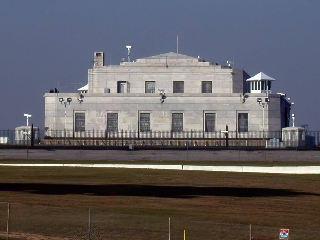 U.S._Bullion_Depository-adjust2.jpg