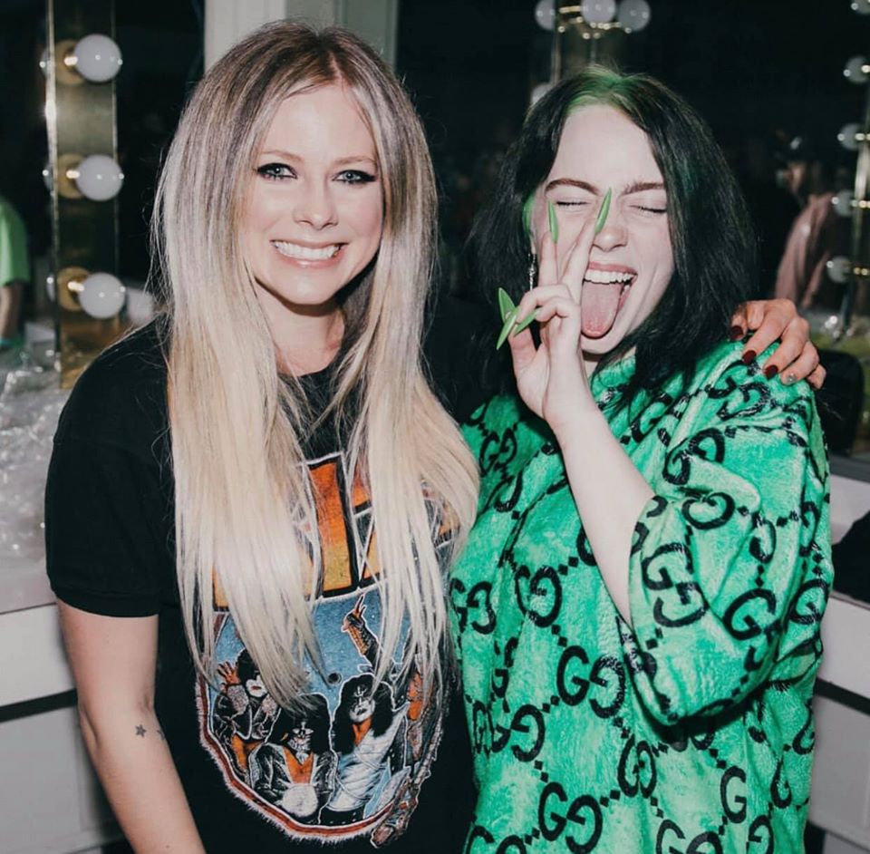 Billie Eilish is giving Avril Lavigne sk8er boi vibes in a tie and baggy  jeans