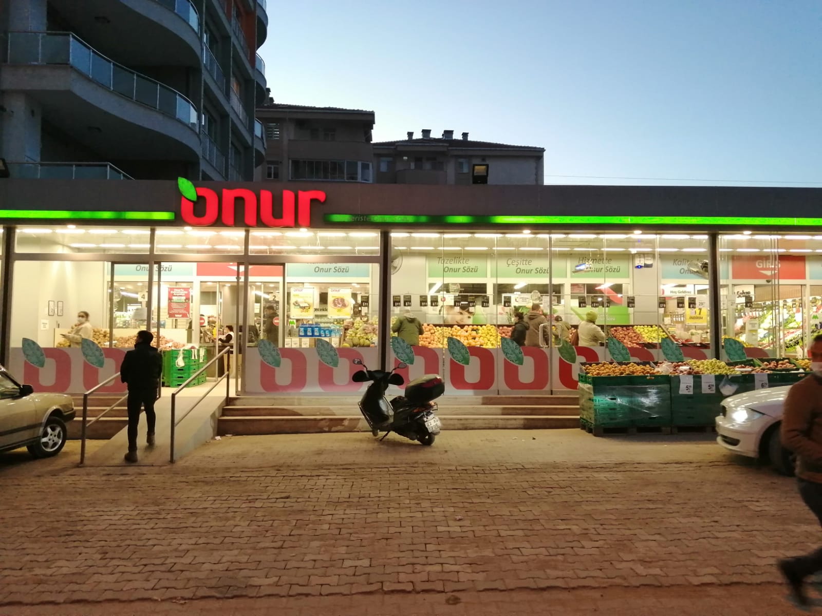 onursupermarket-01.jpg