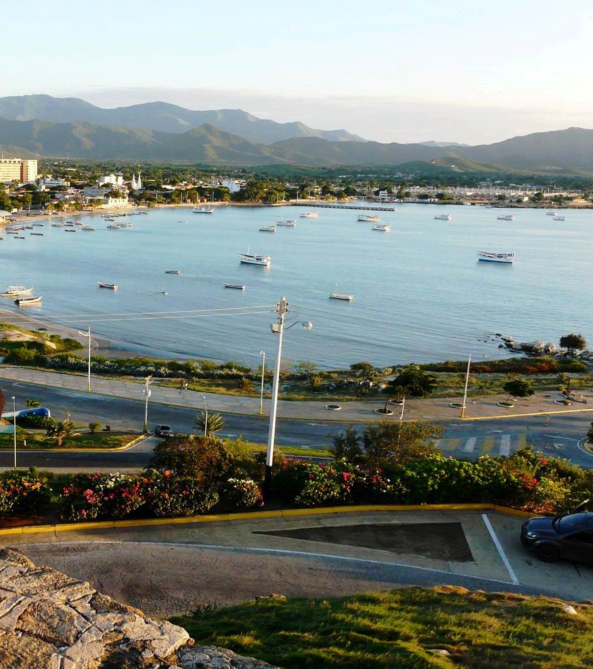 Bahia de juan G desd el fortin.jpg