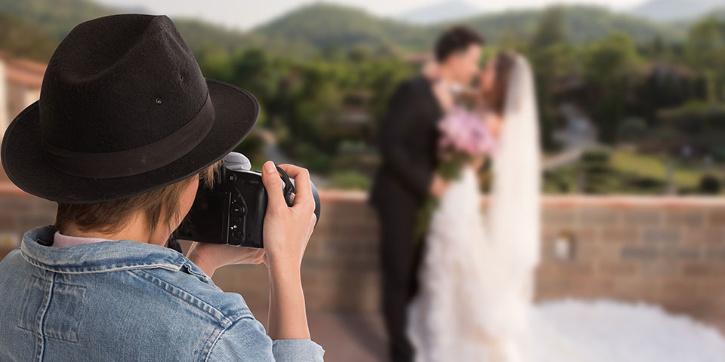 1574362-fotografer-hapus-foto-nikahan-teman.jpeg