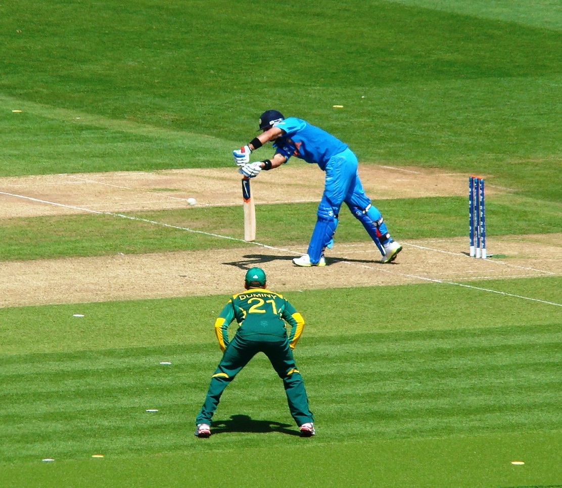 Virat_Kohli_batting.jpg