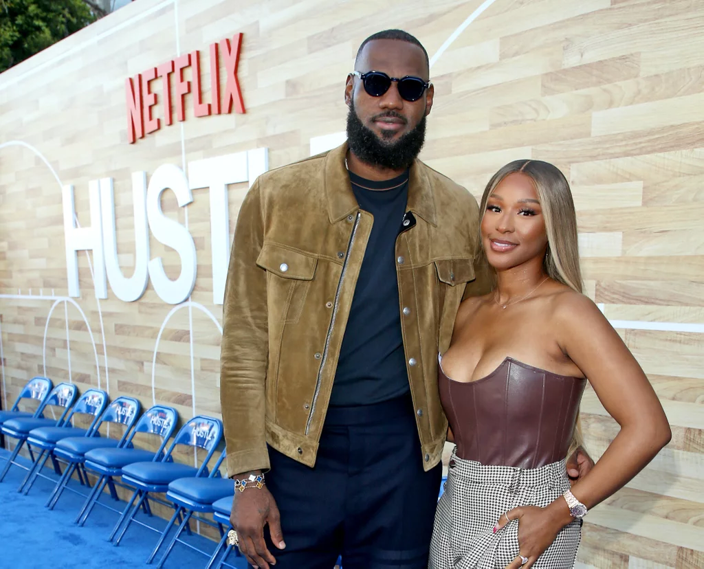 lebron-savannah-james-hustle-movie-premiere (1).webp