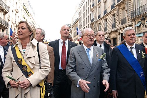 651071d802916_500px-Front_National_2010-05-01_n03.jpg