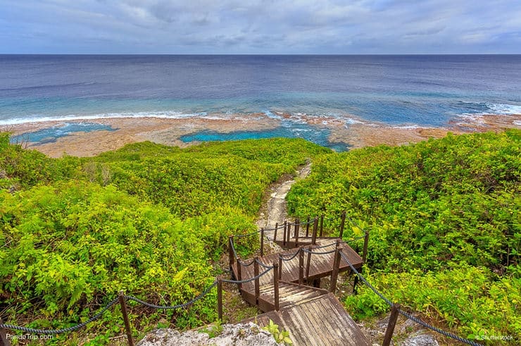 Track-to-Hikutavake-reef-Niue-Island.jpg
