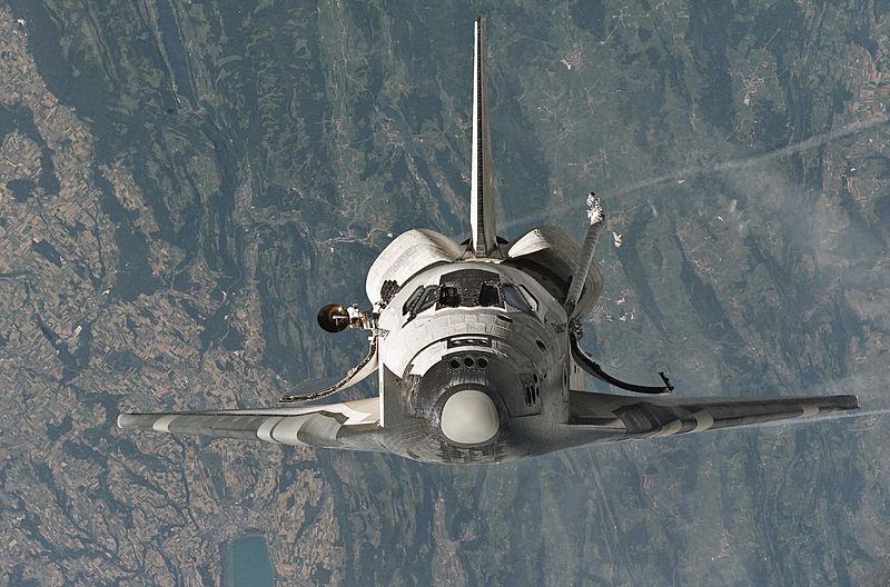 800px-Space_Shuttle_Discovery_(STS-114_'Return_to_Flight')_approaches_the_International_Space_Station.jpg
