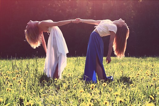 girls-839809__340.jpg
