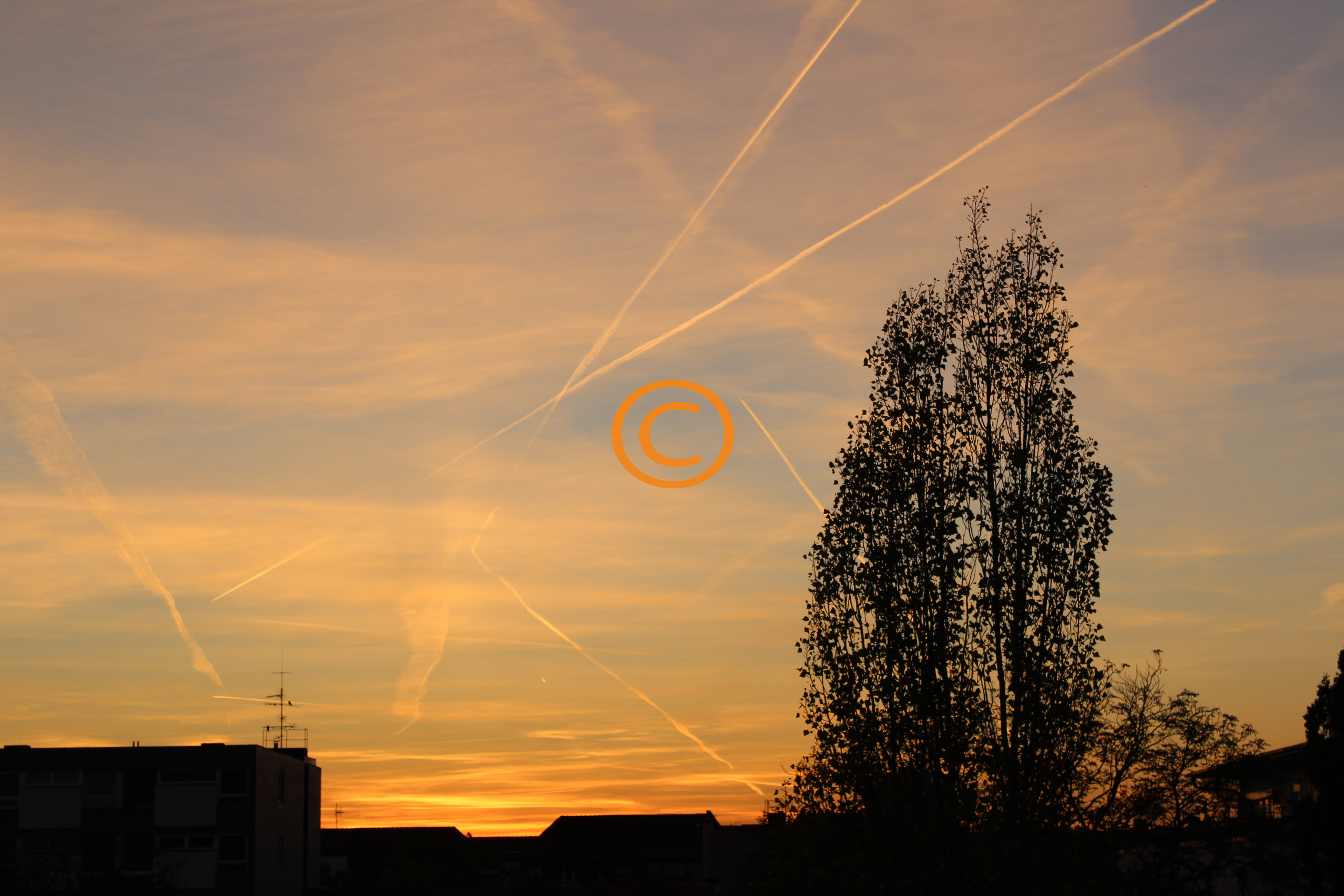 Chemtrail©right1.jpg