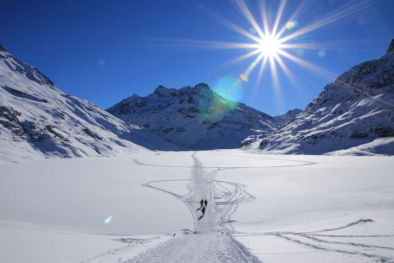 seasonal-affective-disorder-ways-to-beat-winter-blues-sun-bright-light-therapy-pixabay.jpg