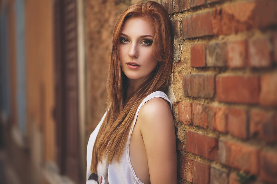 women-model-redhead-face-wallpaper-preview.jpg