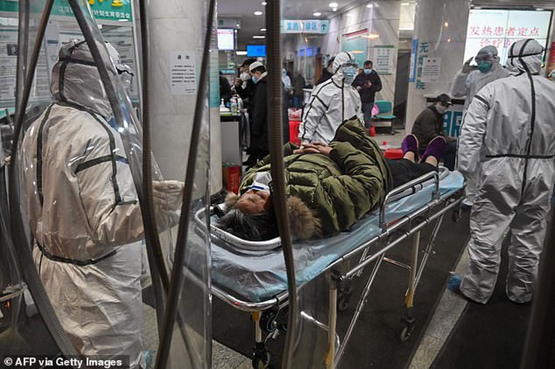 medicalstaffmemberswearingprotectiveclothingtohelpstop-afp-1_bkmr.jpg