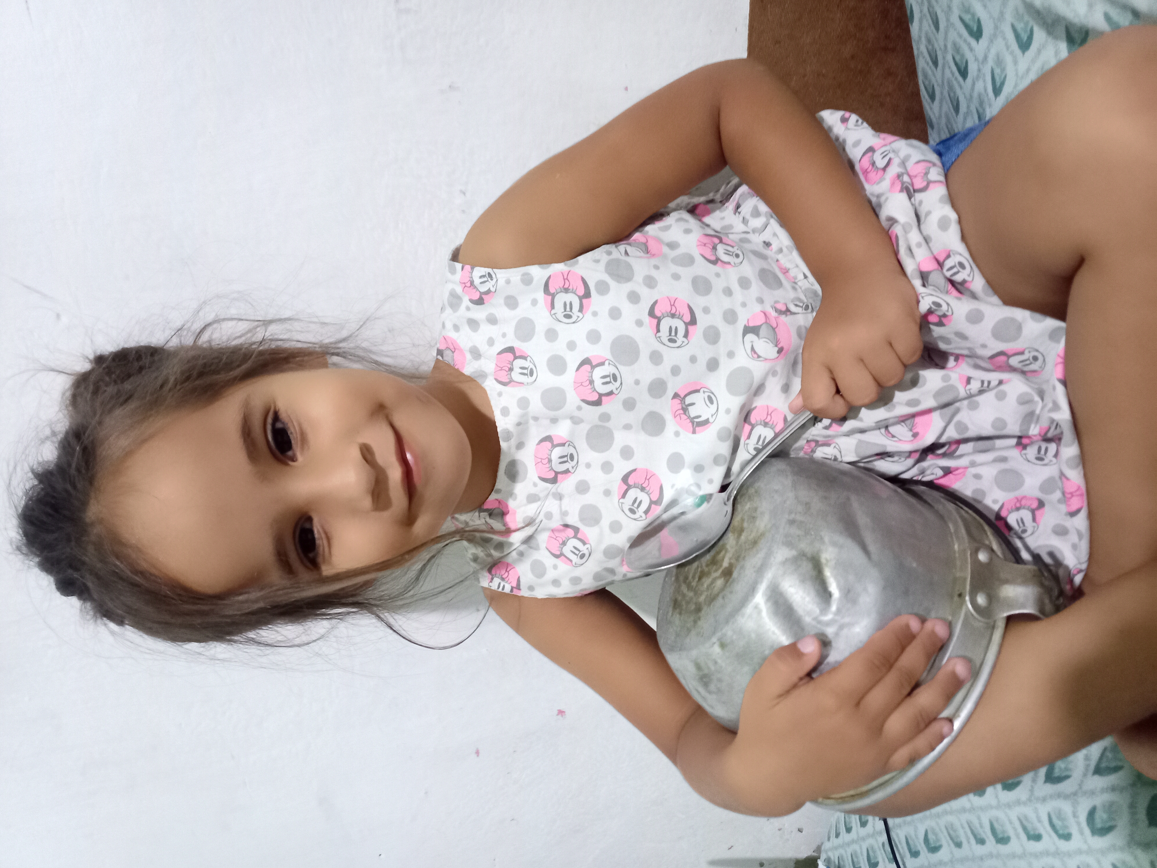 Romina y su Batería de Cocina.jpg