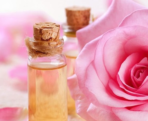 طریقه-مصرف-گلاب.jpg