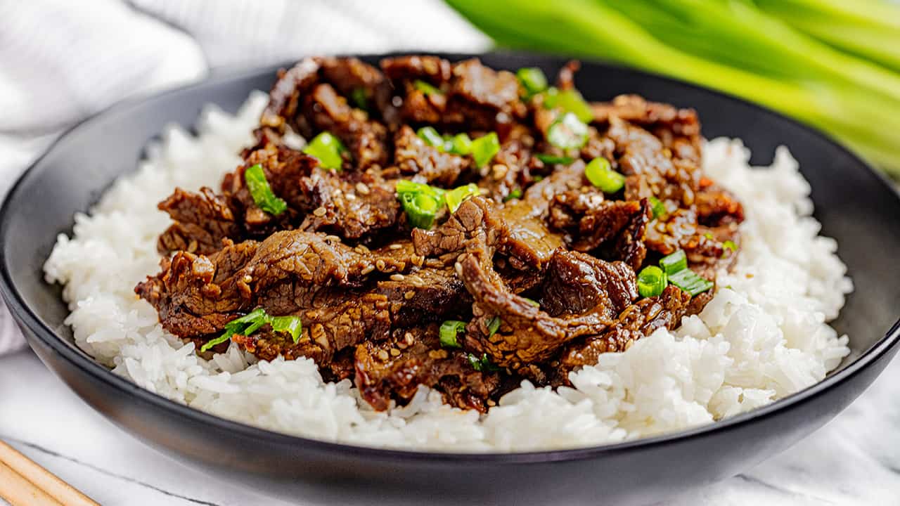 bulgogi-koreas-most-famous-food (1).jpg