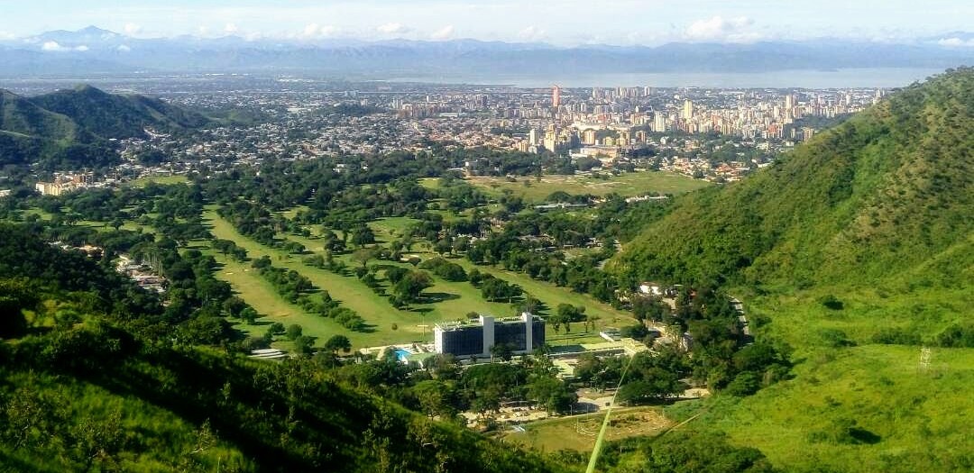Maracay_cerro_(cropped).jpg