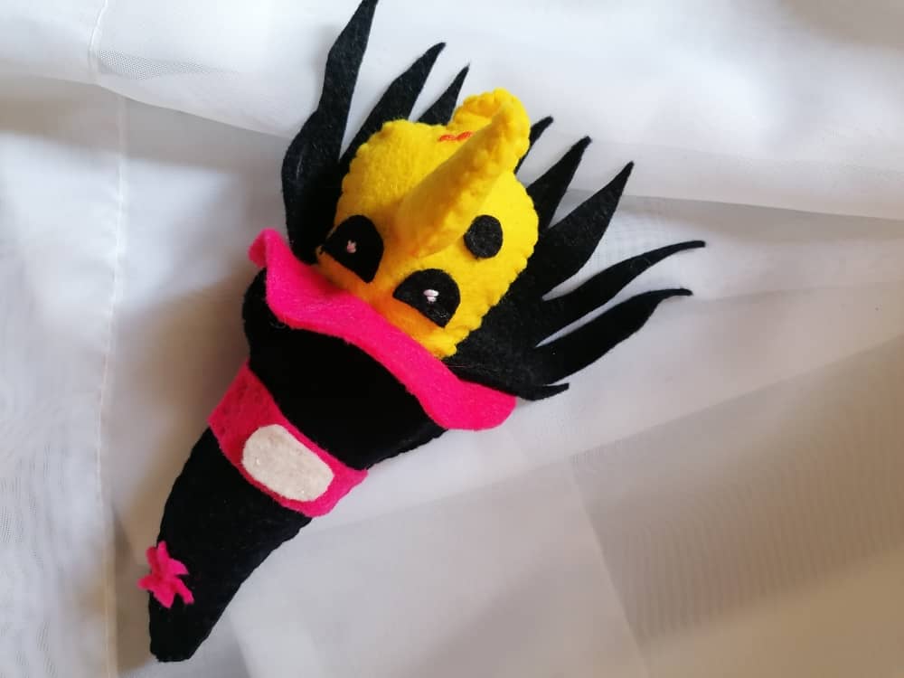 felt-whi-doll (8).jpeg