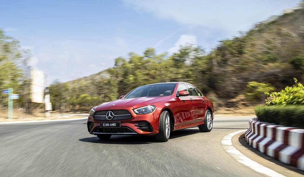 mercedes-benz-e-300-amg-1.jpg